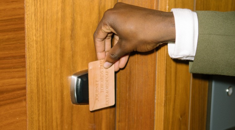 How do wood key cards work?