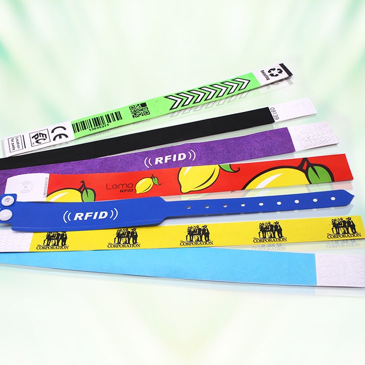 Colorful Disposable Tyvek RFID Wristband For Advertising