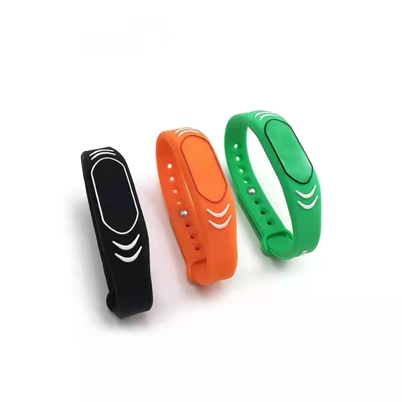 Sports club used 13.56MHz rfid smart silicone wristband waterproof nfc bracelet