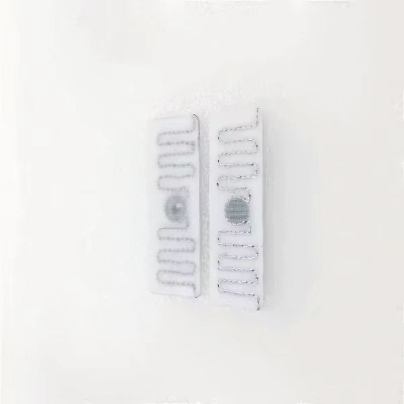 Waterproof washable UHF fabric tag for laundry management