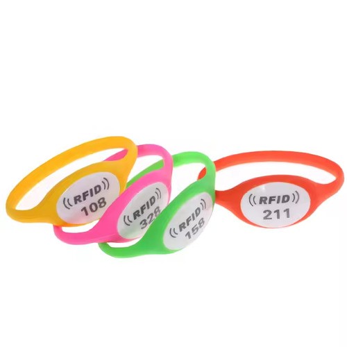 Programmable Waterproof NFC Wristband Reusable RFID Silicone Wristband For Access Control