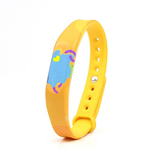 Customized RFID wristband for theme park intelligent access control