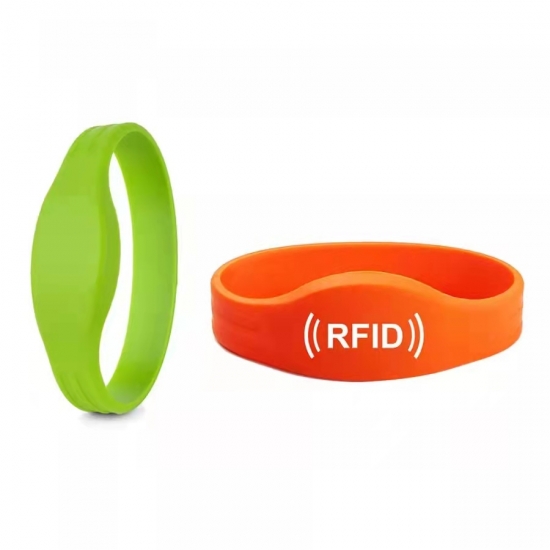Rfid silicone wristband