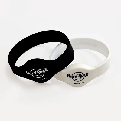  Custom Logo Silicone Wristband